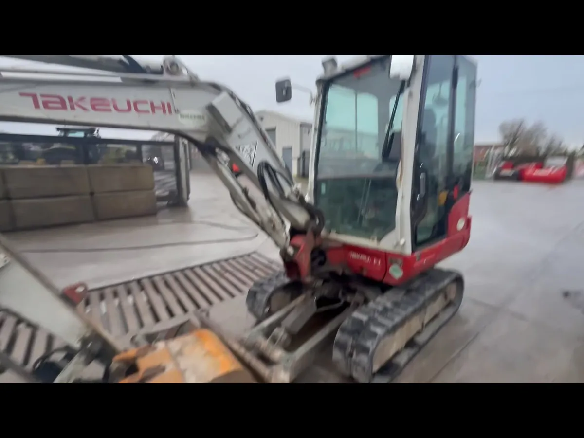 Takeuchi TB230 - Image 4