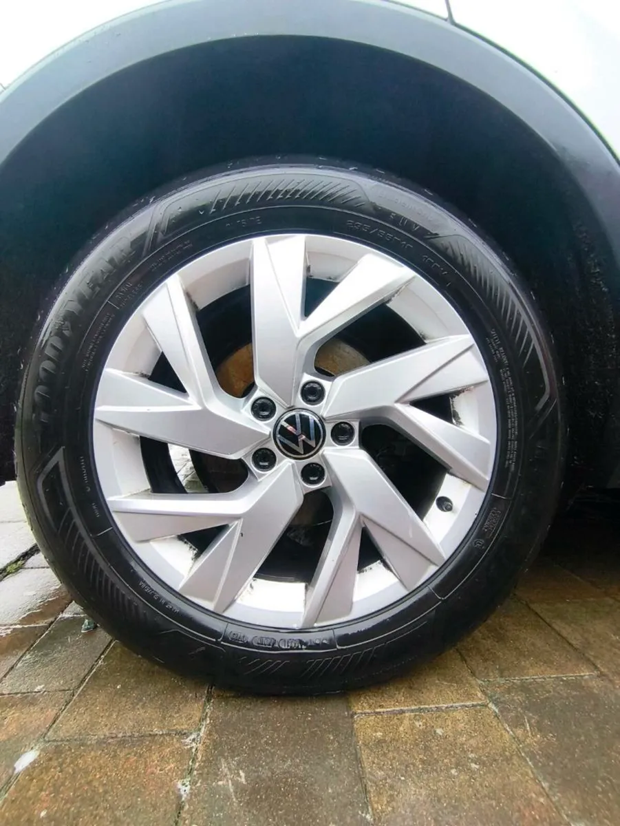 Genuine 18" Volkswagen Alloy Wheels and Tyres - Image 3