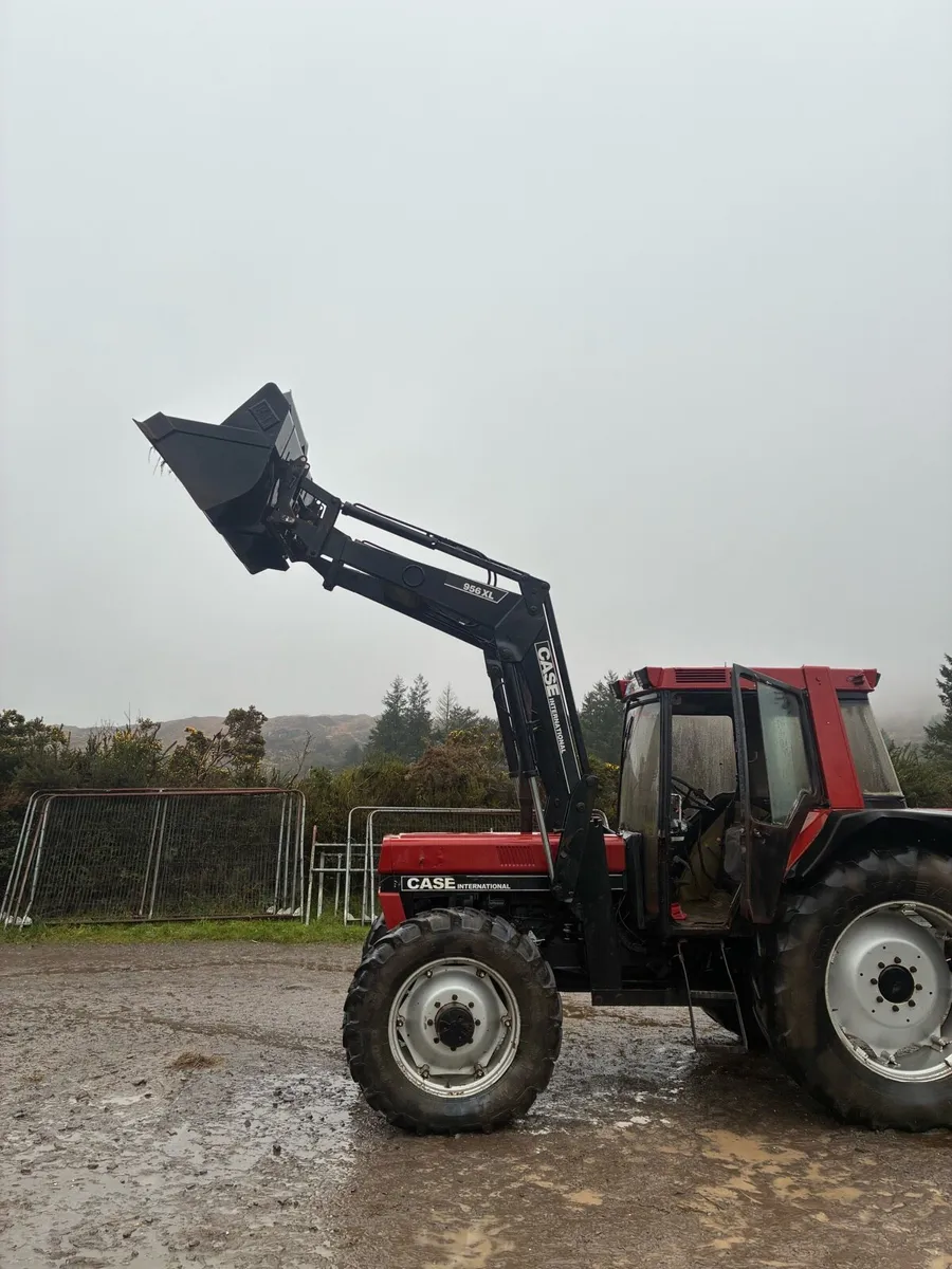 Tractor loader - Image 2