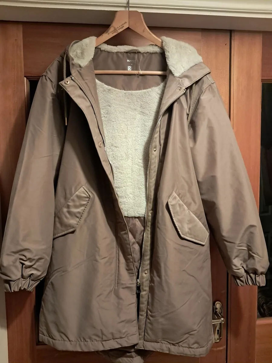 Ladies coat Brand New - Image 2