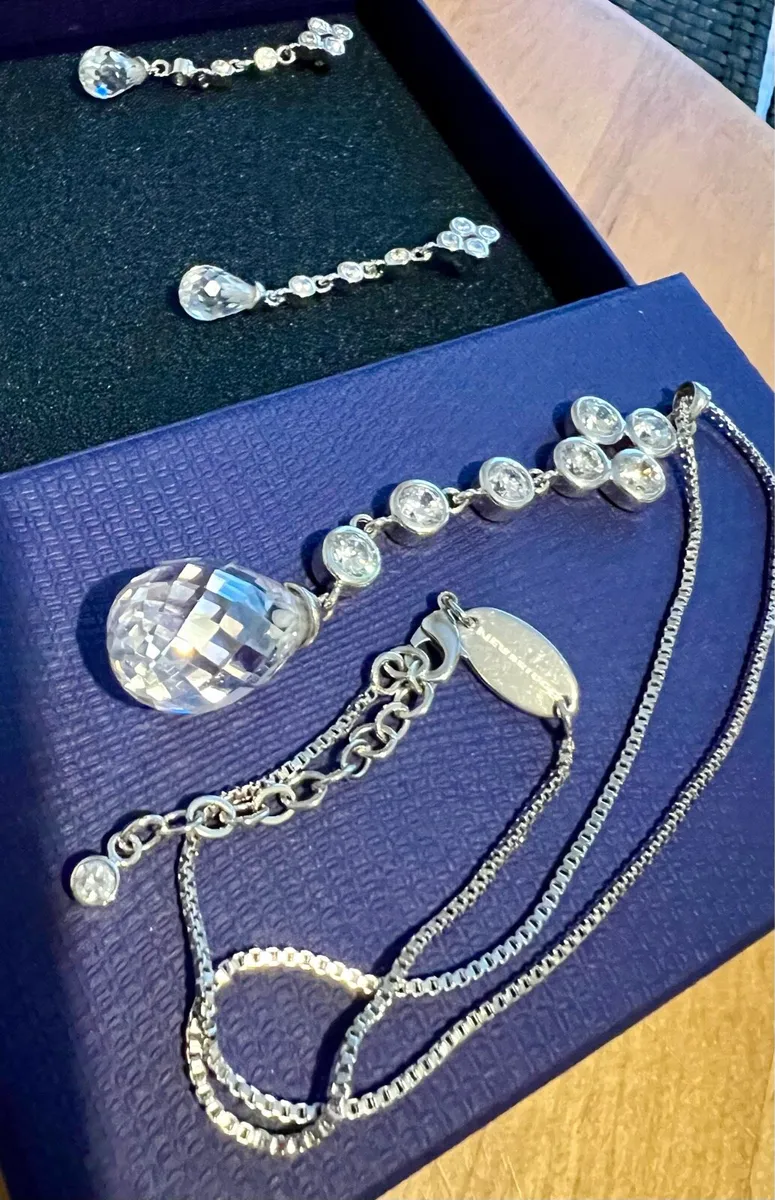 Newbridge Jewellery Set - Image 3