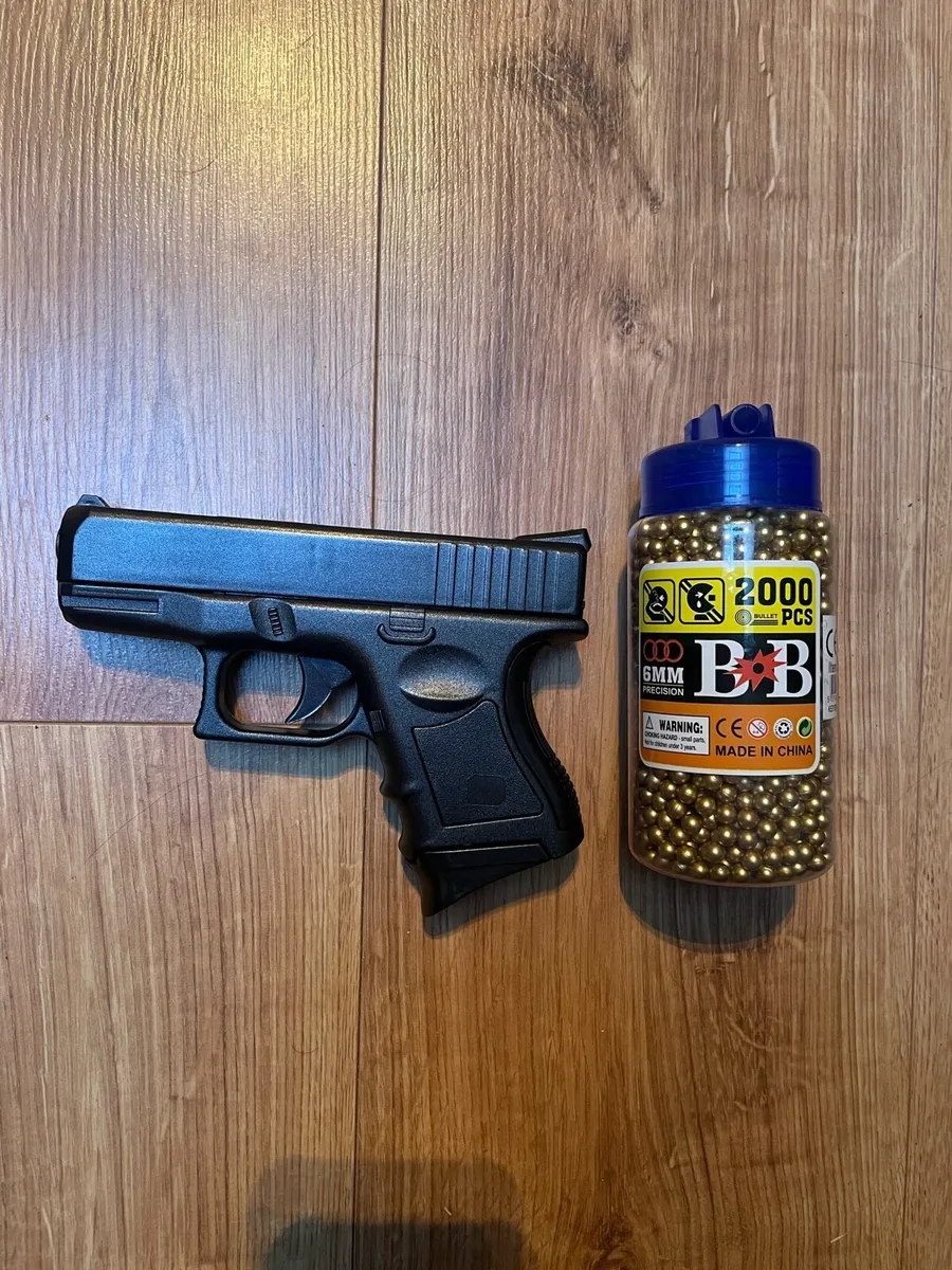 BB gun and pellets - Image 2