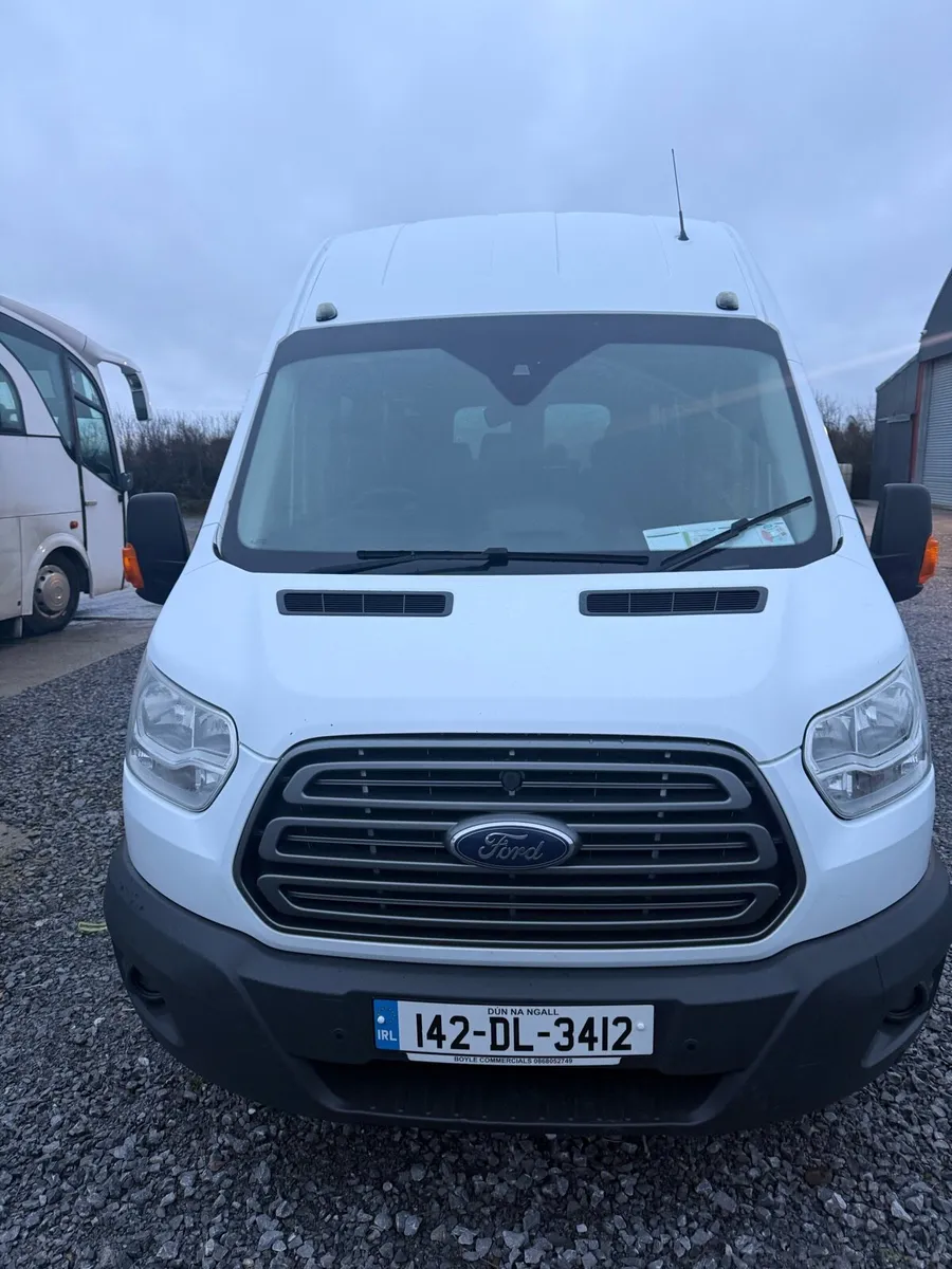 Buses & coaches - Image 1