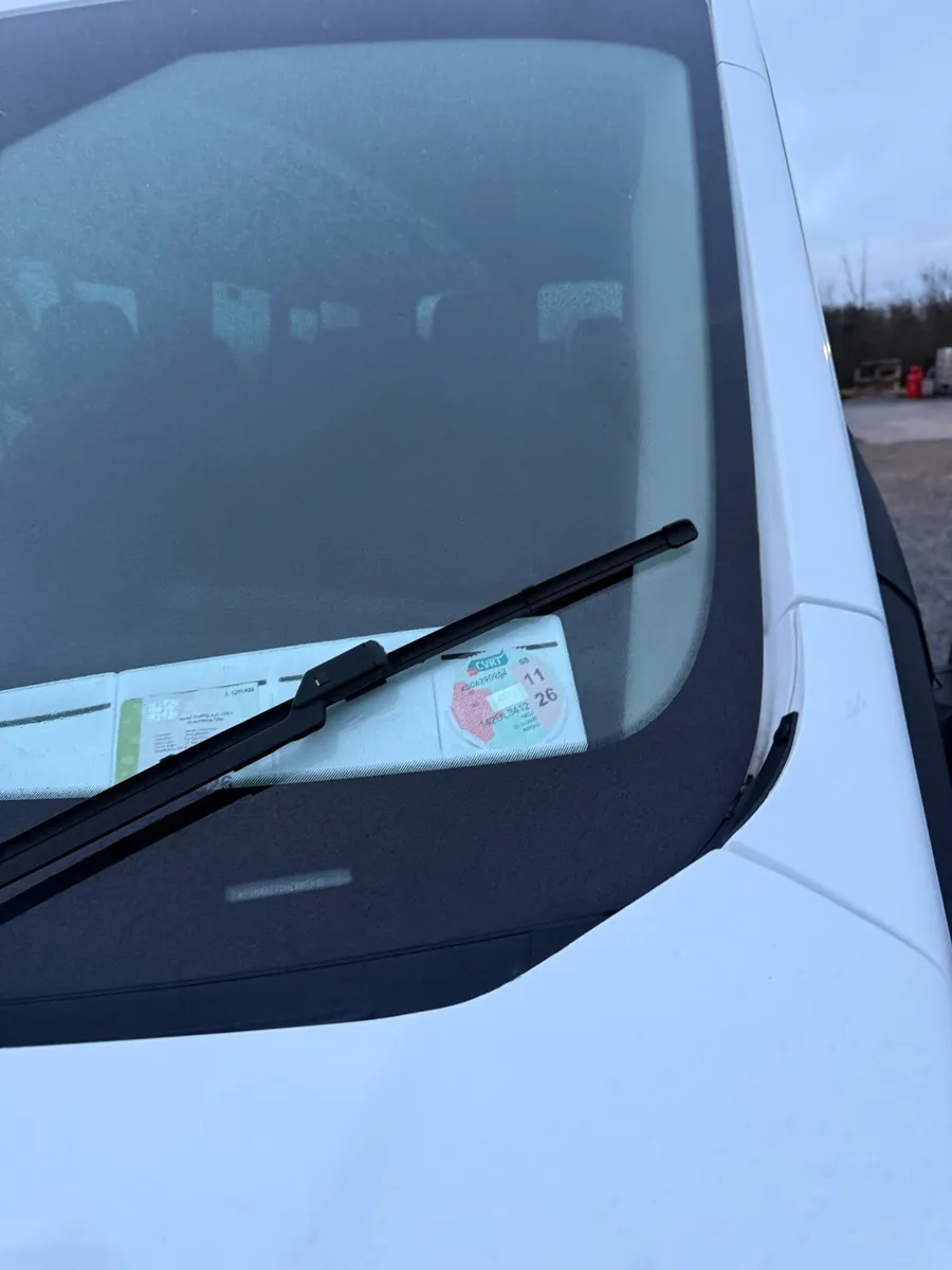 Buses & coaches - Image 4