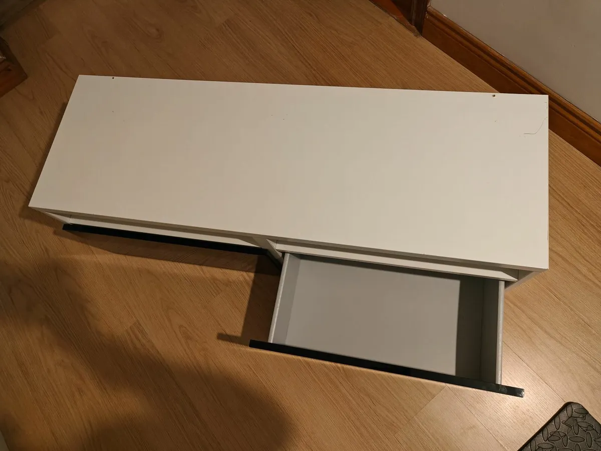 TV stand - Image 2