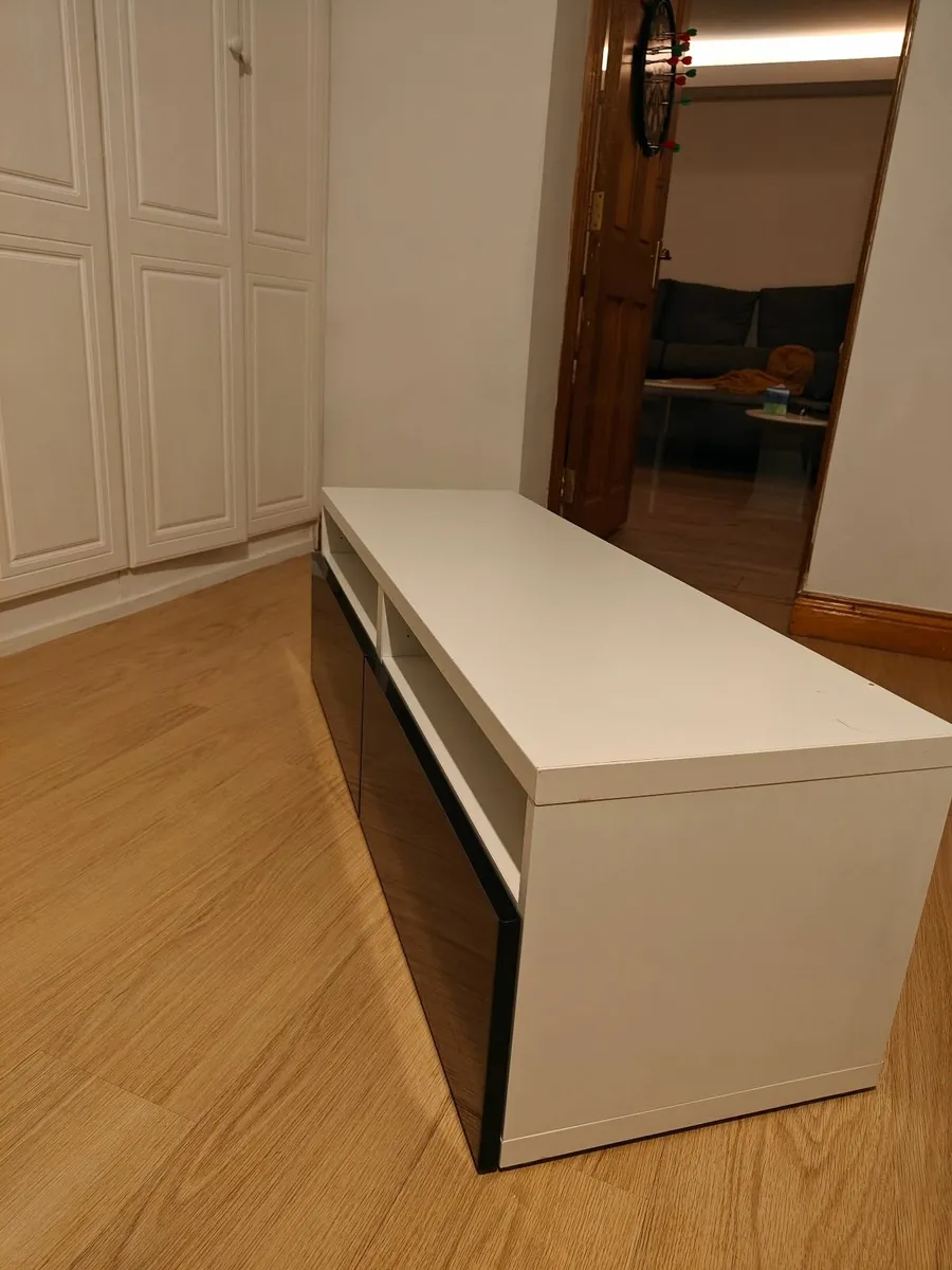 TV stand - Image 3