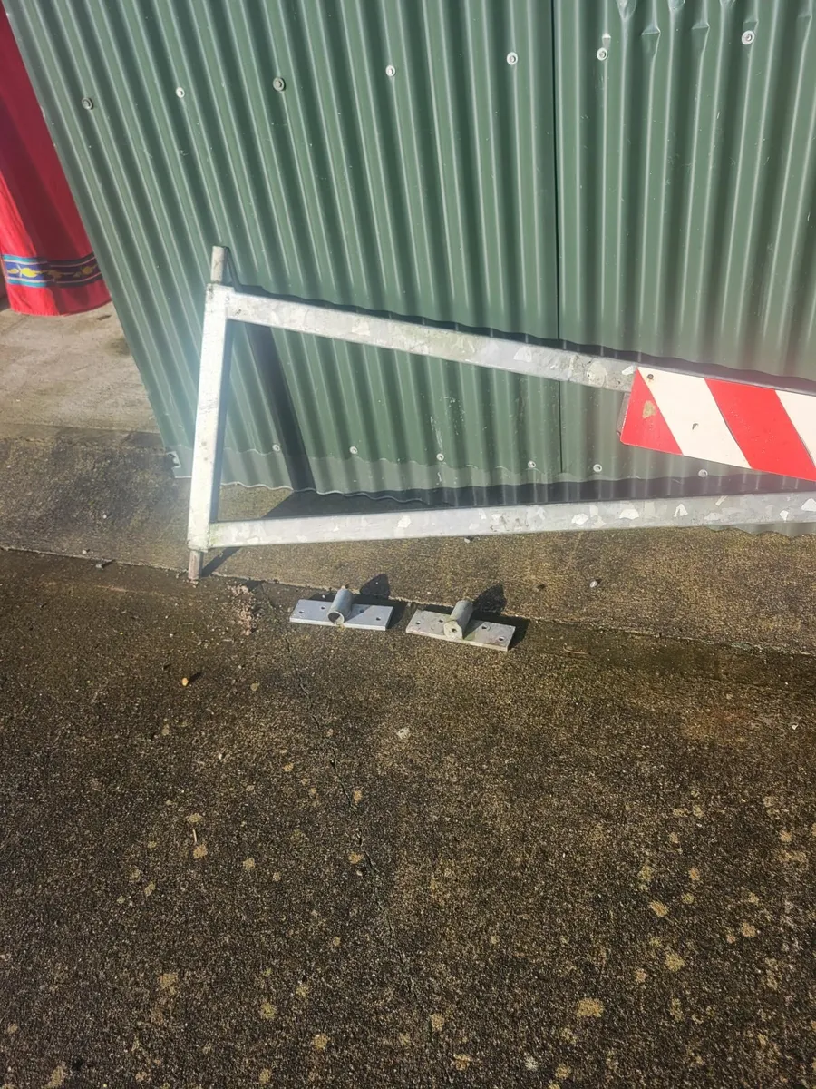 Galvanised security barrier - Image 2
