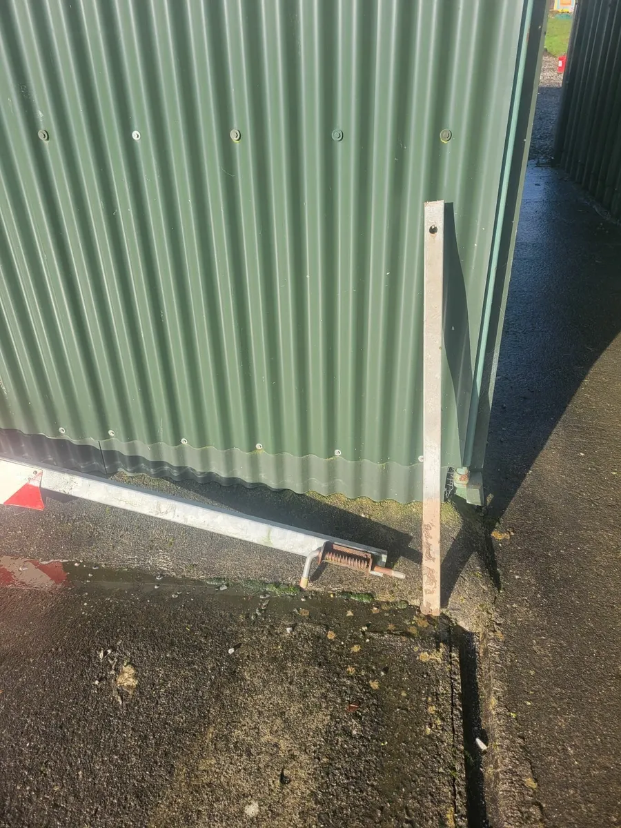 Galvanised security barrier - Image 3
