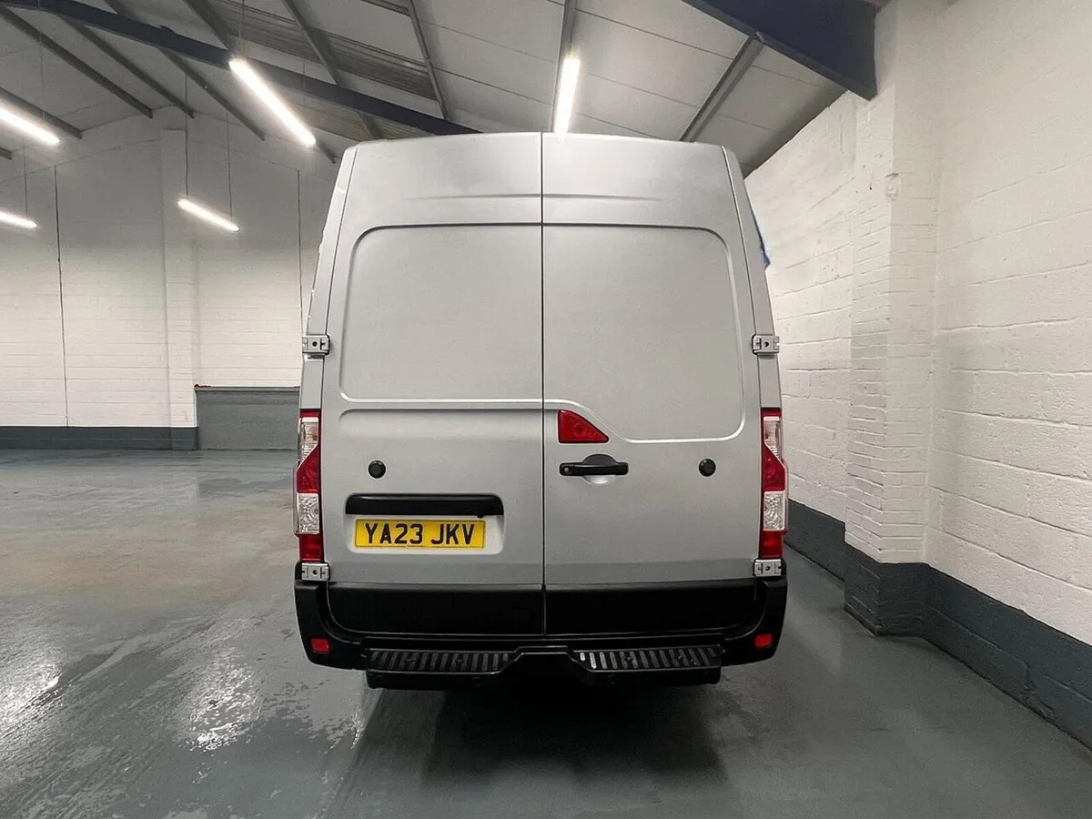 2023 Nissan Interstar High Roof Panel Van - Image 3