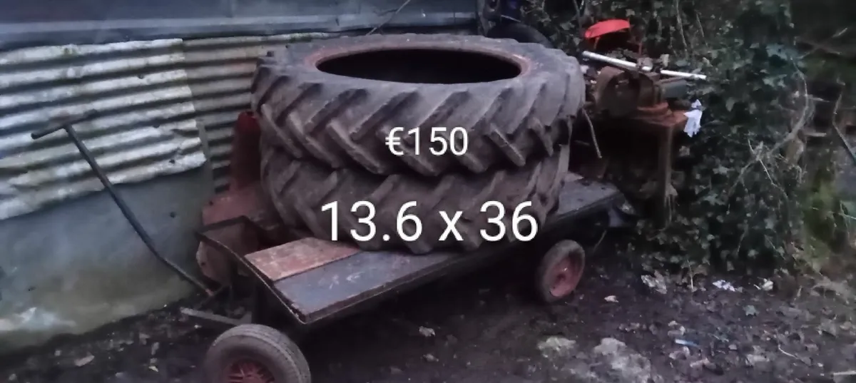 Tractor Tyres / pike lifter - Image 1