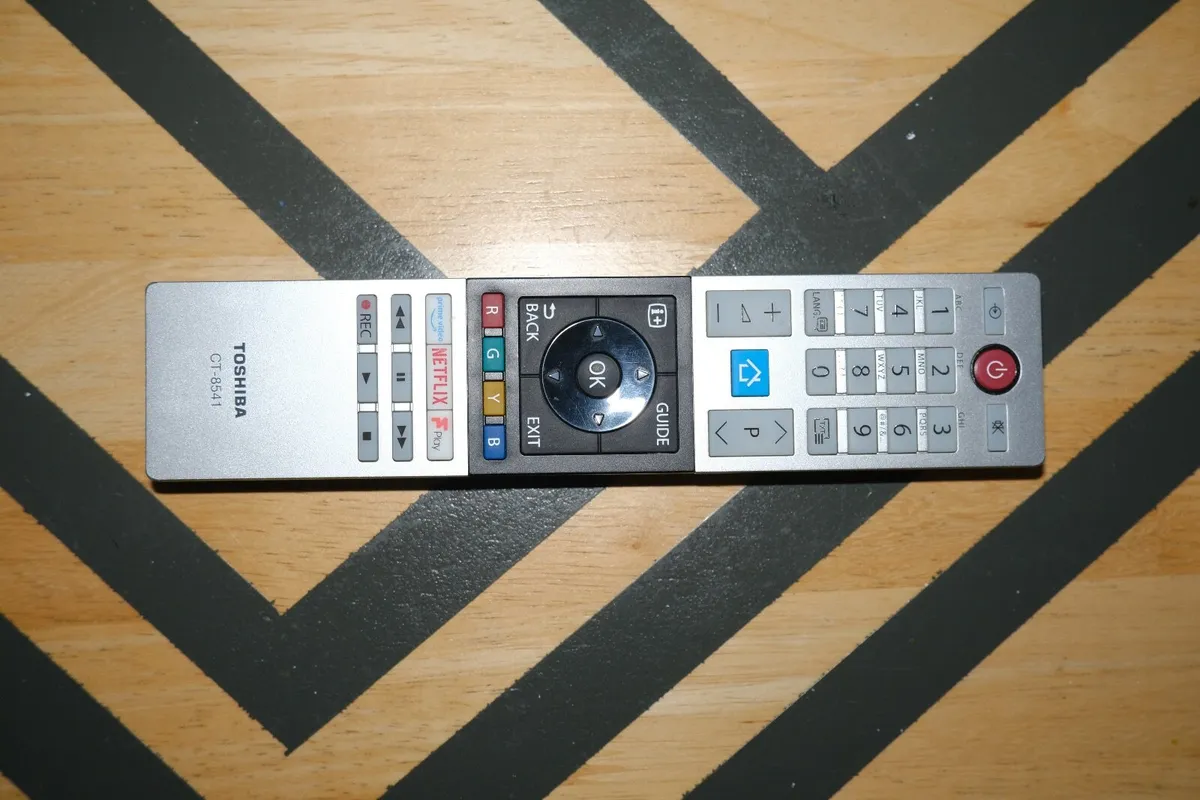 Toshiba 43” 4K Smart TV – Excellent condition - Image 4