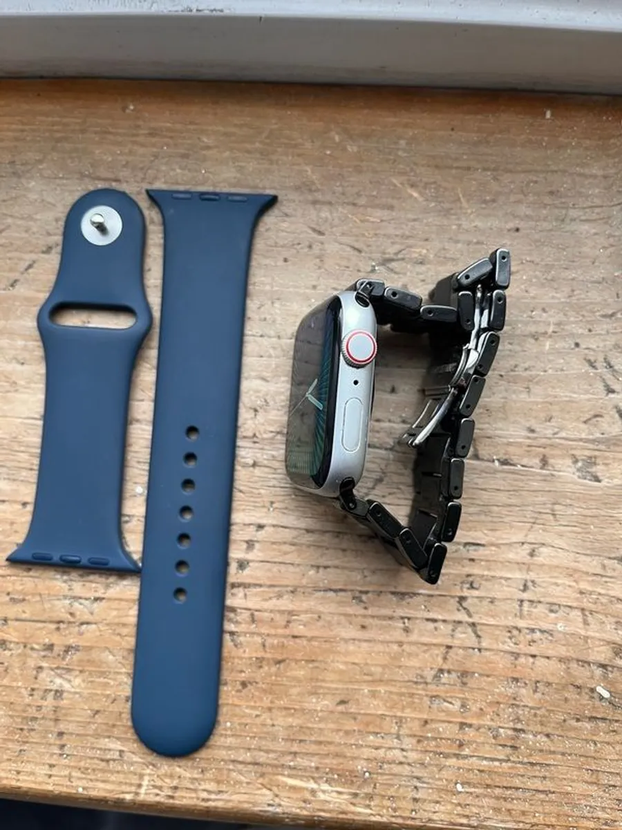 Apple Watch SE 44 mm (2022) - Image 2
