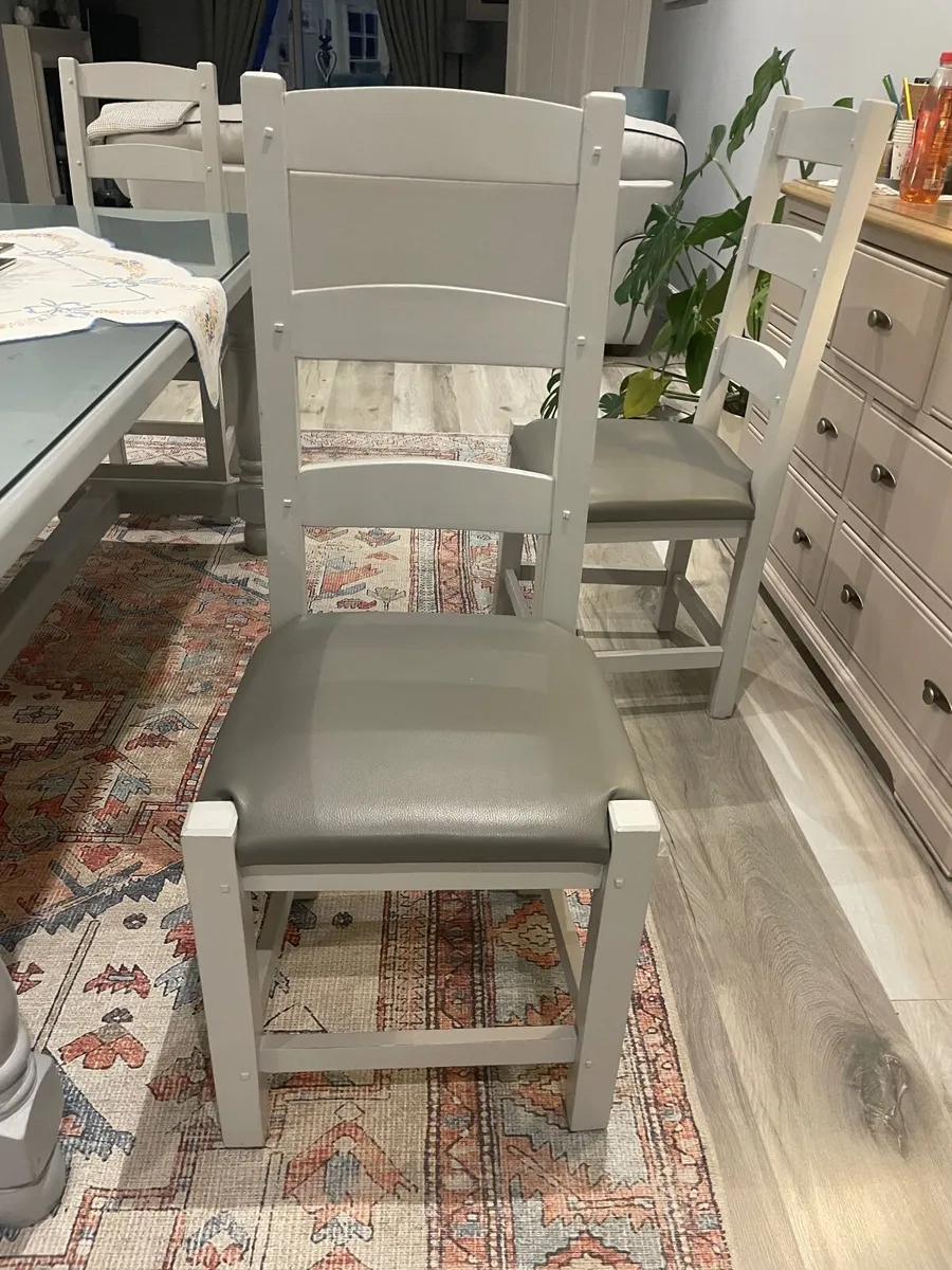 Dining Room table & chairs - Image 2