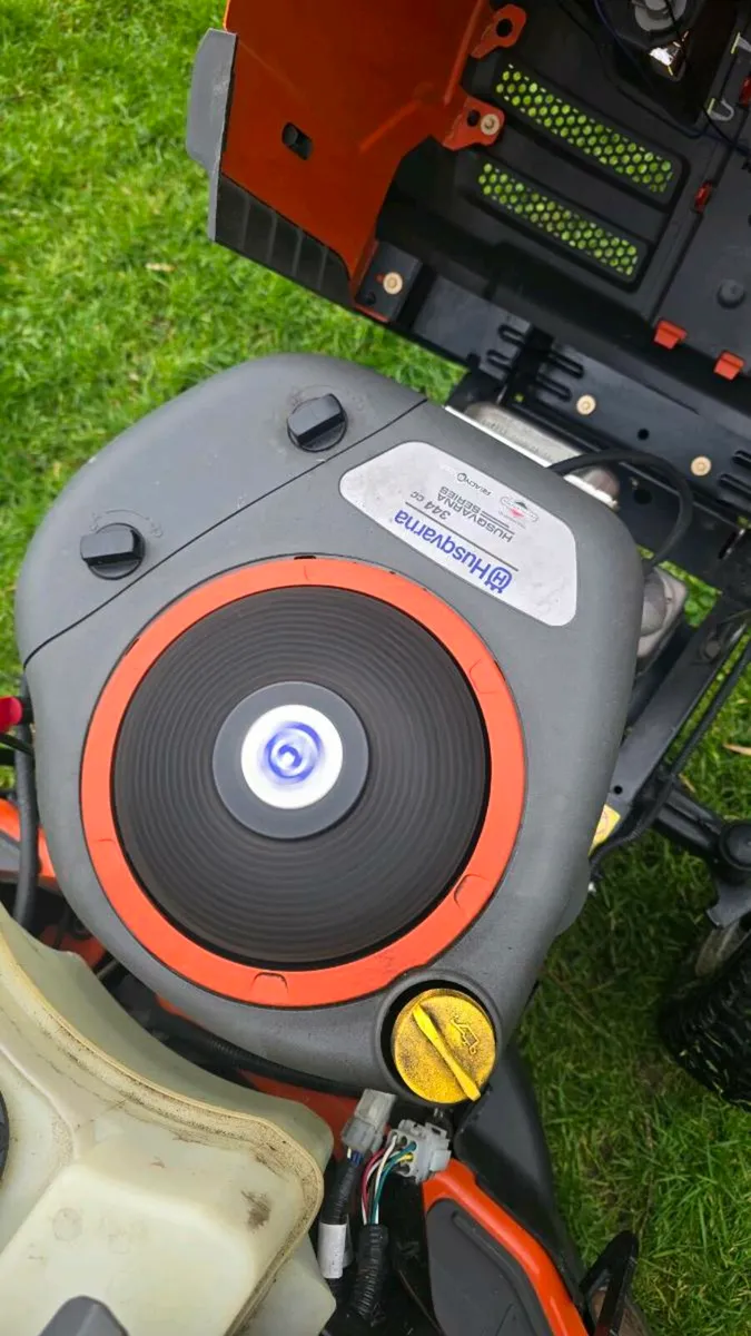Husqvarna mulch collect tractor mower - Image 3