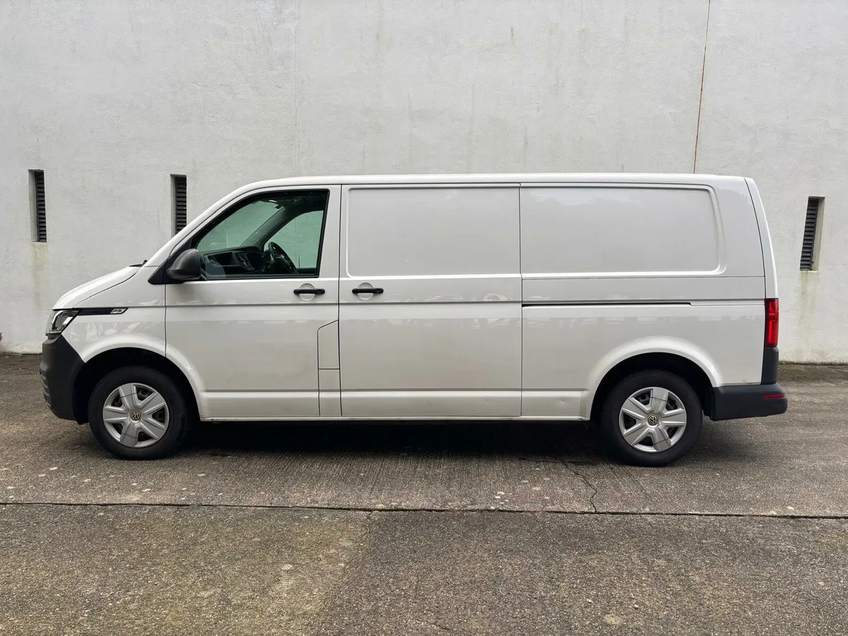 Volkswagen Transporter T6 2.0Tdi Automatic 2021 - Image 4