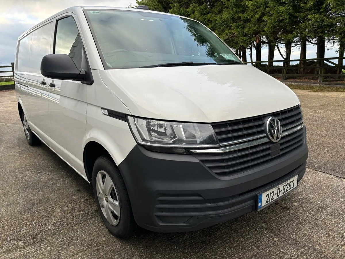 Volkswagen Transporter T6 2.0Tdi Automatic 2021 - Image 2