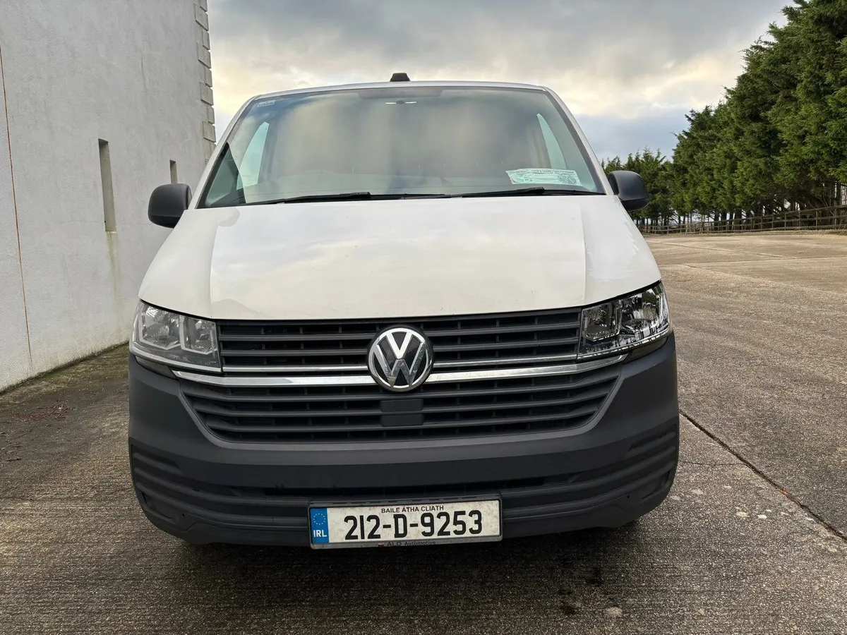 Volkswagen Transporter T6 2.0Tdi Automatic 2021 - Image 3
