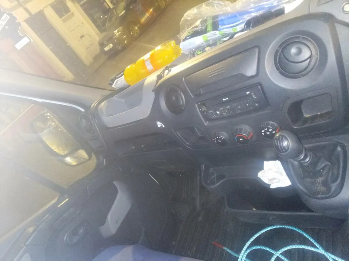 Nissan nv400 - Image 2