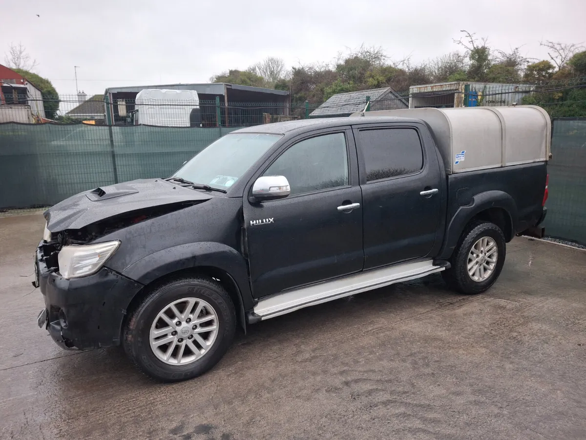2016 Toyota Hilux  3.0 D4D - Image 1