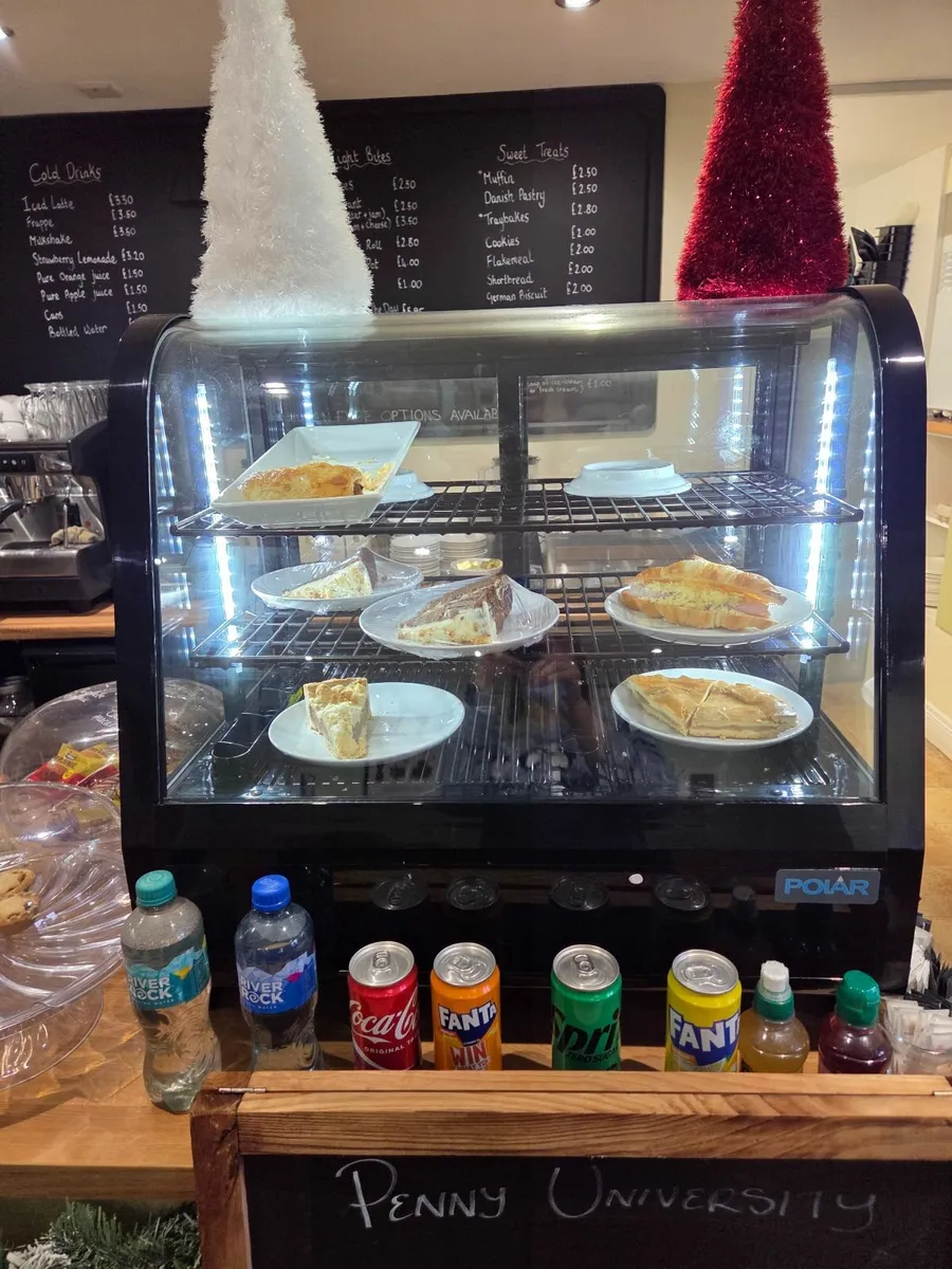 Countertop display fridge - Image 1