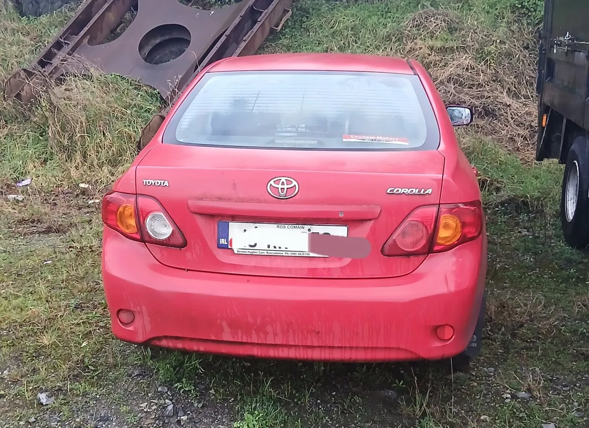 2010 Toyota corolla - Image 3