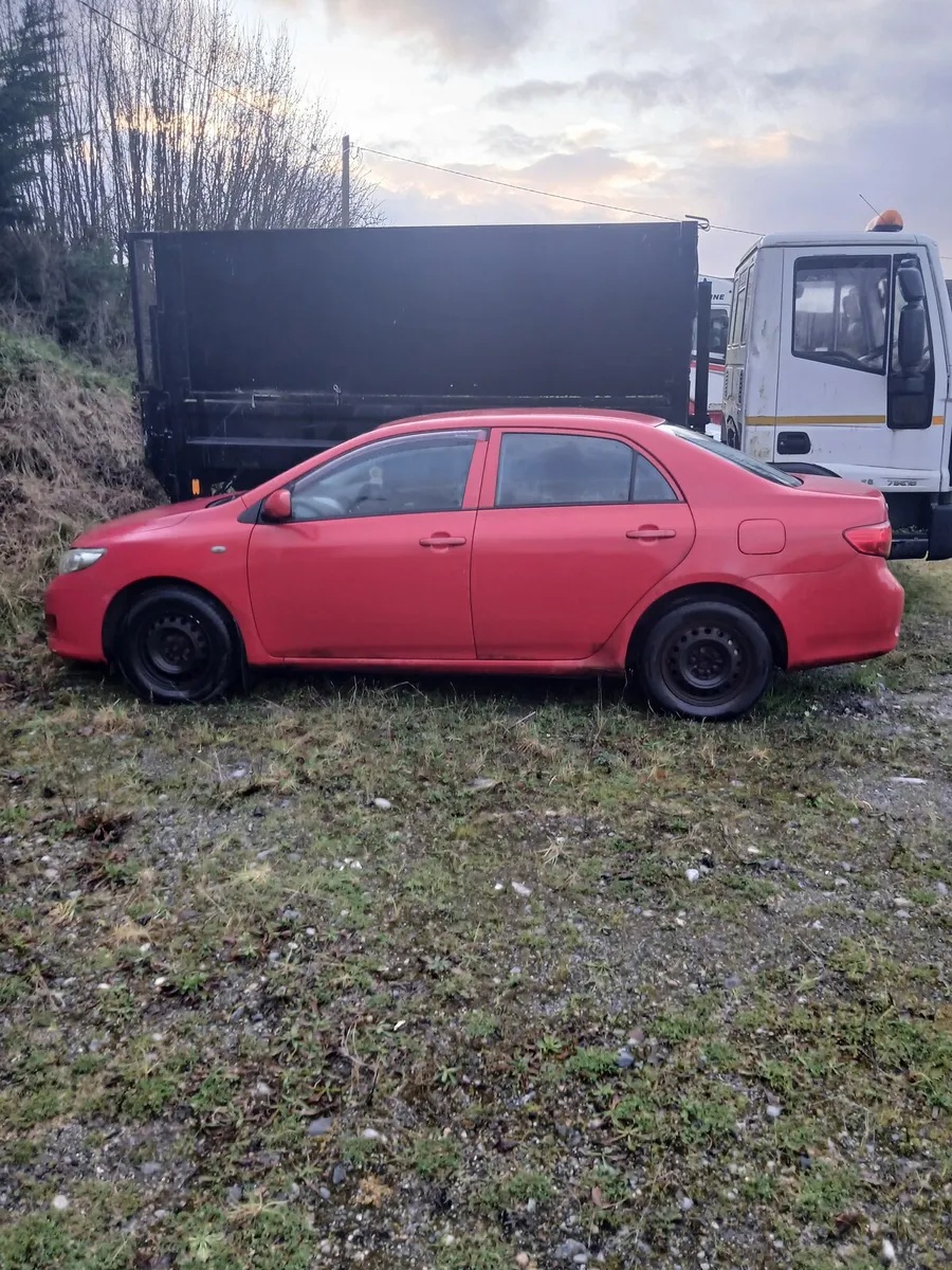 2010 Toyota corolla - Image 1