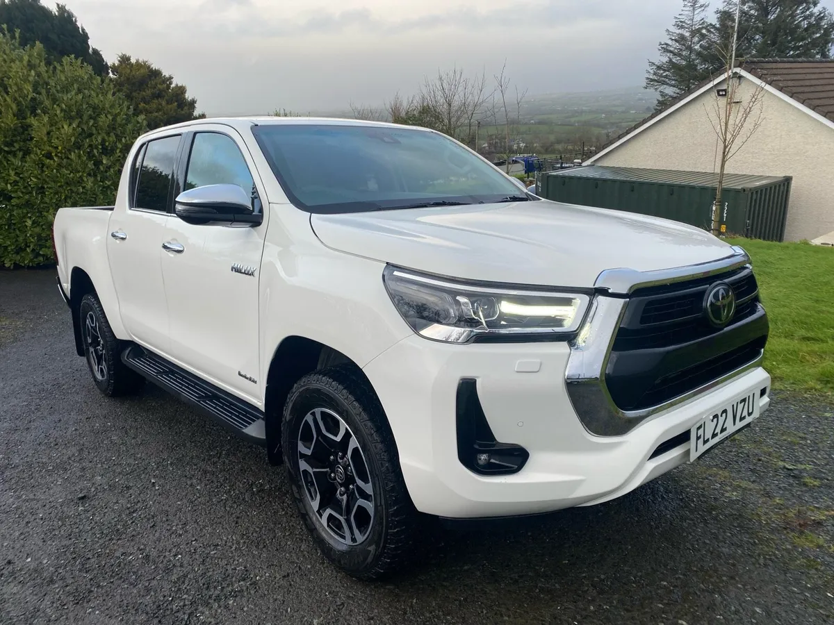 Toyota hilux invincible - Image 1