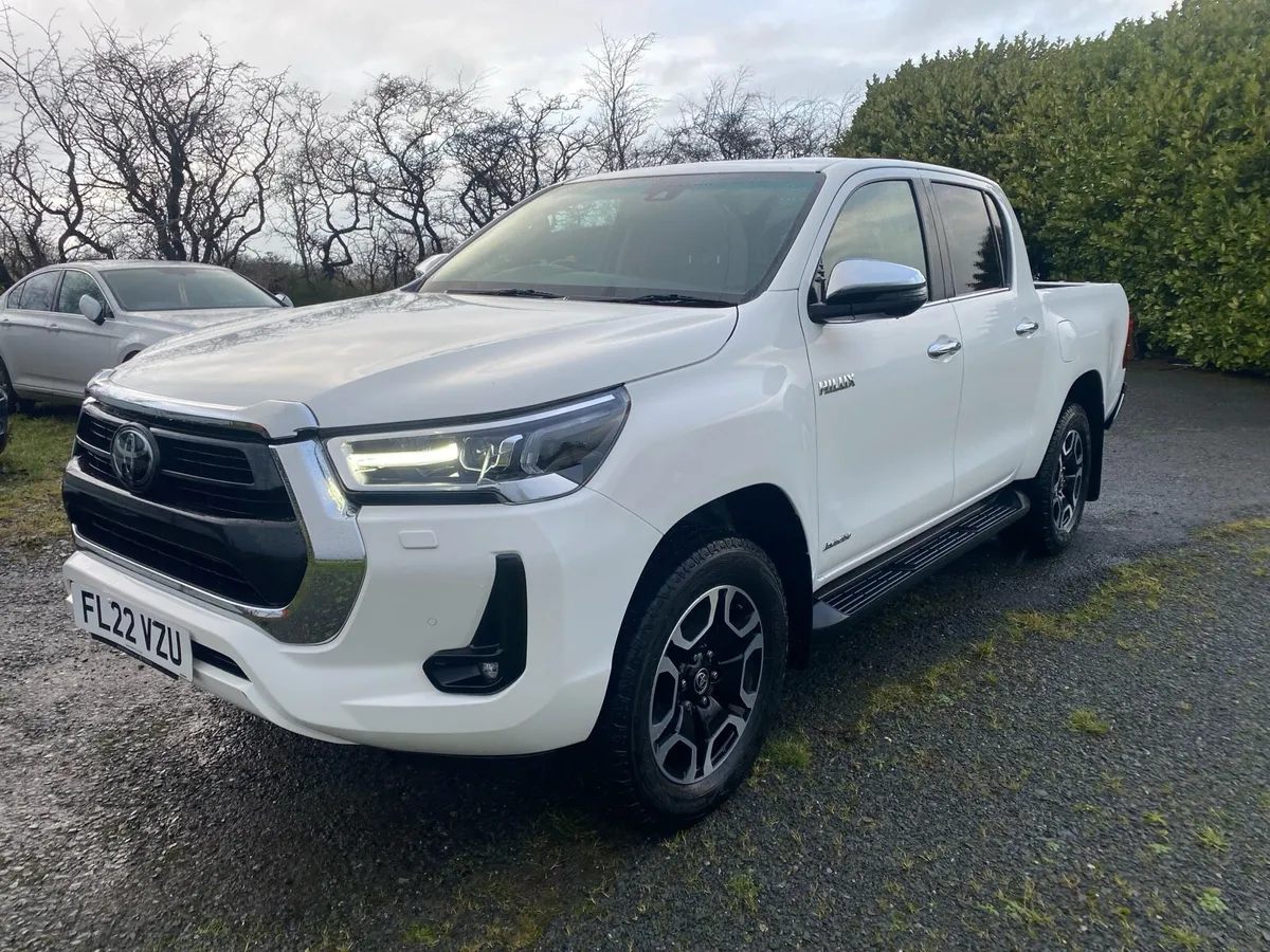 Toyota hilux invincible - Image 2