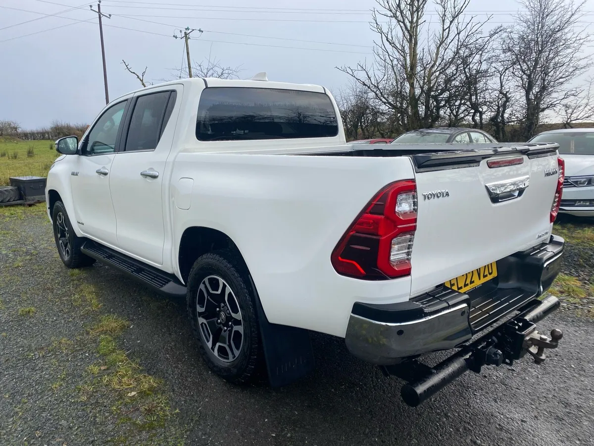 Toyota hilux invincible - Image 3