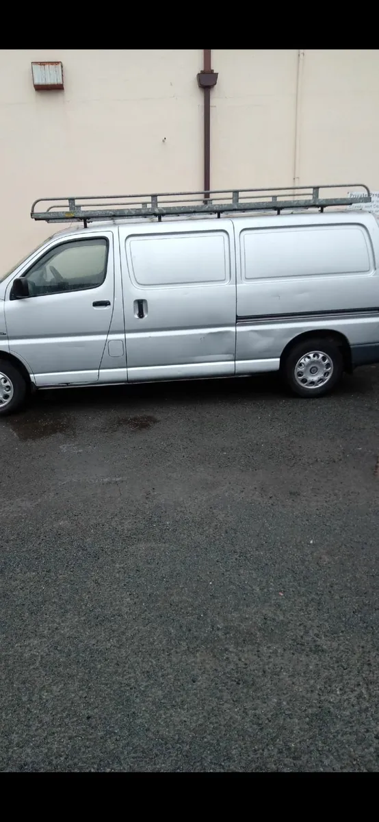 Toyota HiAce 2003 - Image 2