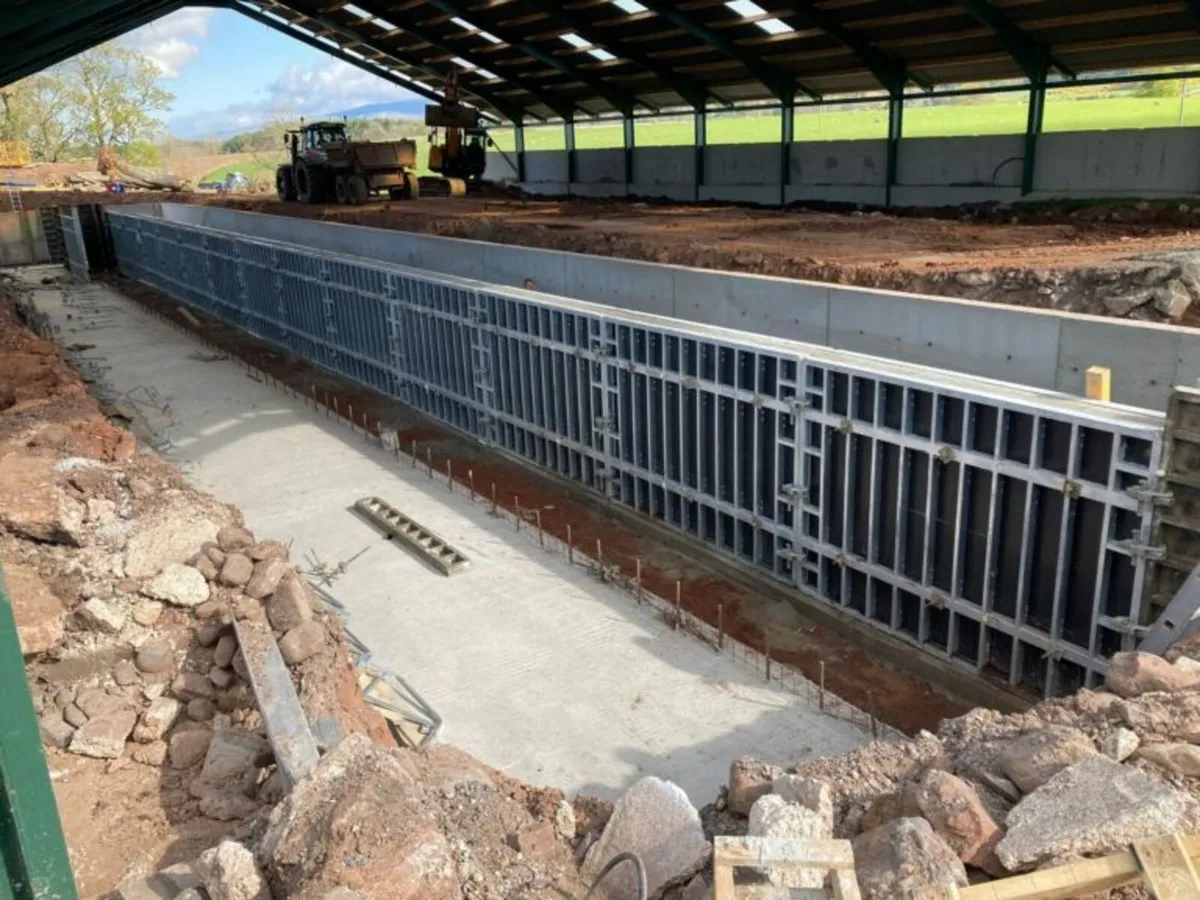 New concrete shutters for hire with men - Image 3