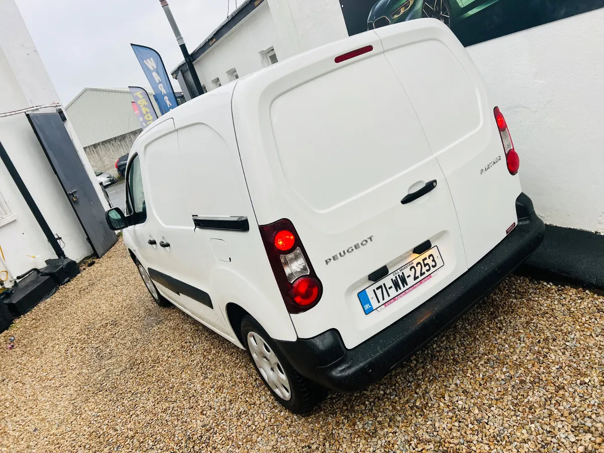 2017 Peugeot Partner 1.6 Hdi 3 seater - Image 3
