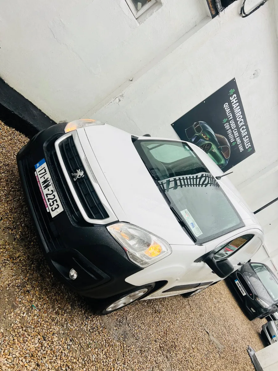 2017 Peugeot Partner 1.6 Hdi 3 seater - Image 1