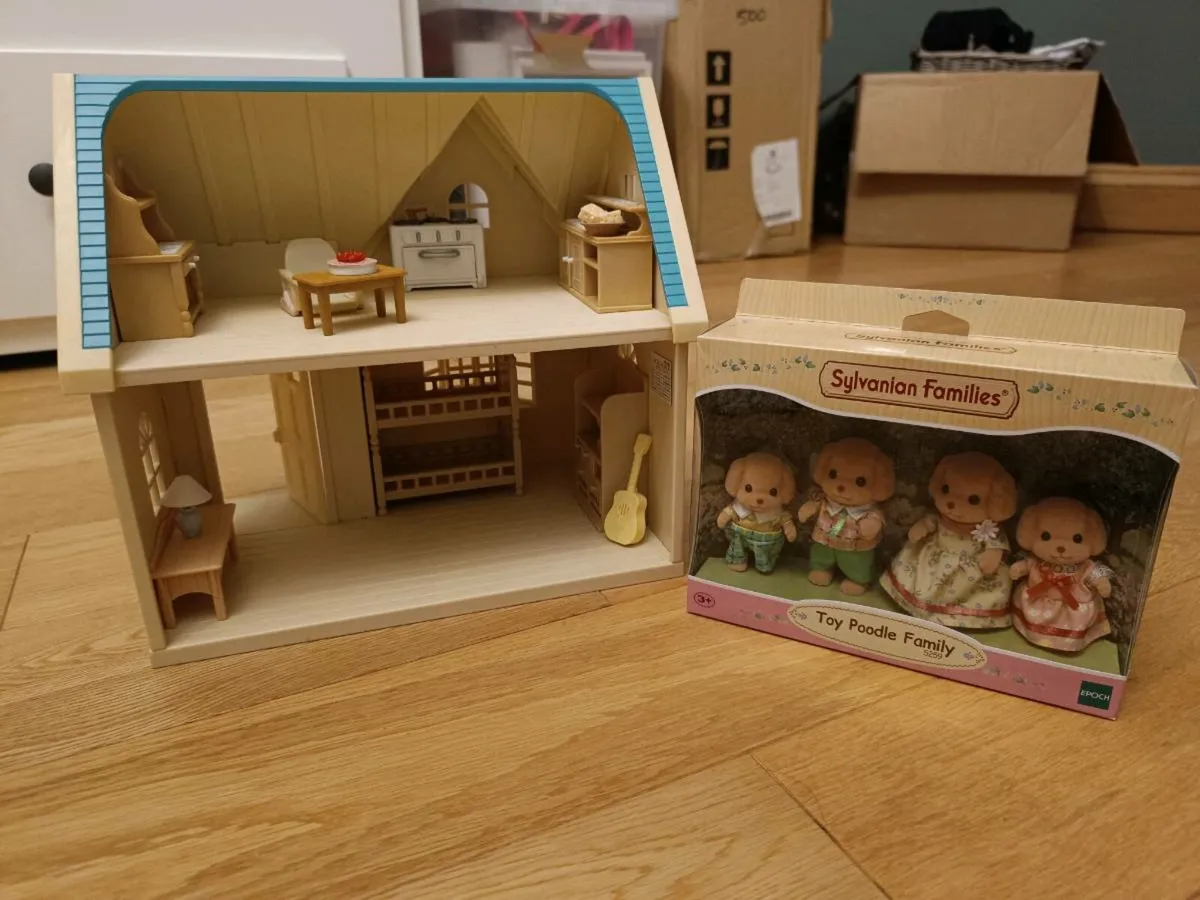 Sylvanian families cottage bundle - Image 1