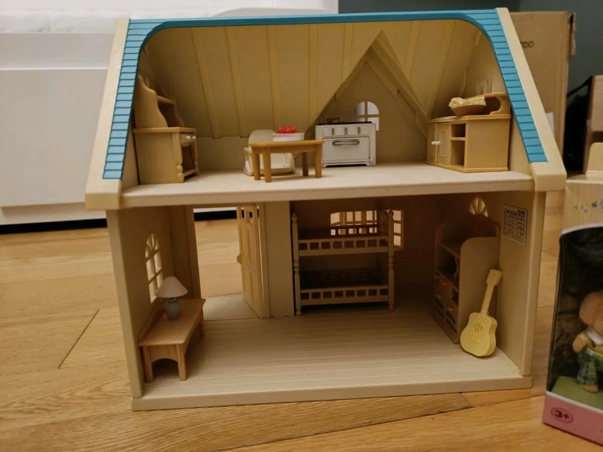 Sylvanian families cottage bundle - Image 2