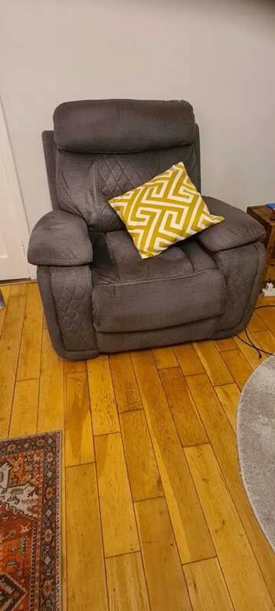 3 Seater Recliner Sofa with Matching Chairs - Image 4