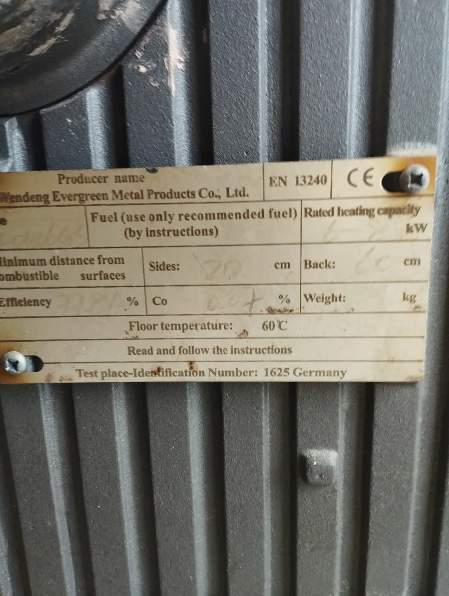 Solid fuel stove - Image 1