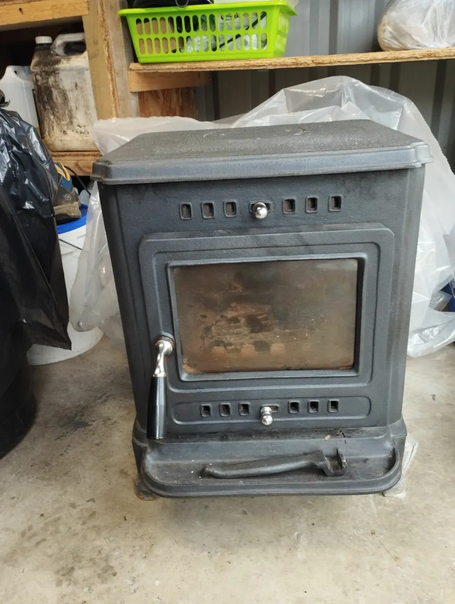 Solid fuel stove - Image 2