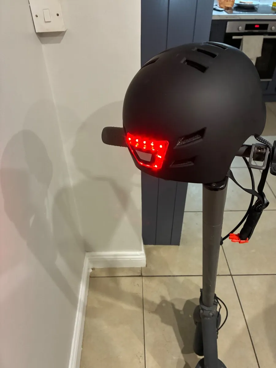 Evolve Electric Scooter & Helmet - Image 2