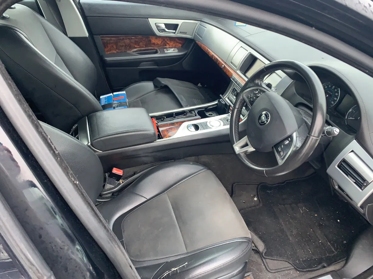 2013 JAGUAR XF DIESEL 2.2 CC  AUTO - Image 3