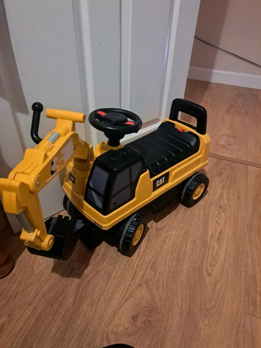 CAT digger ride on