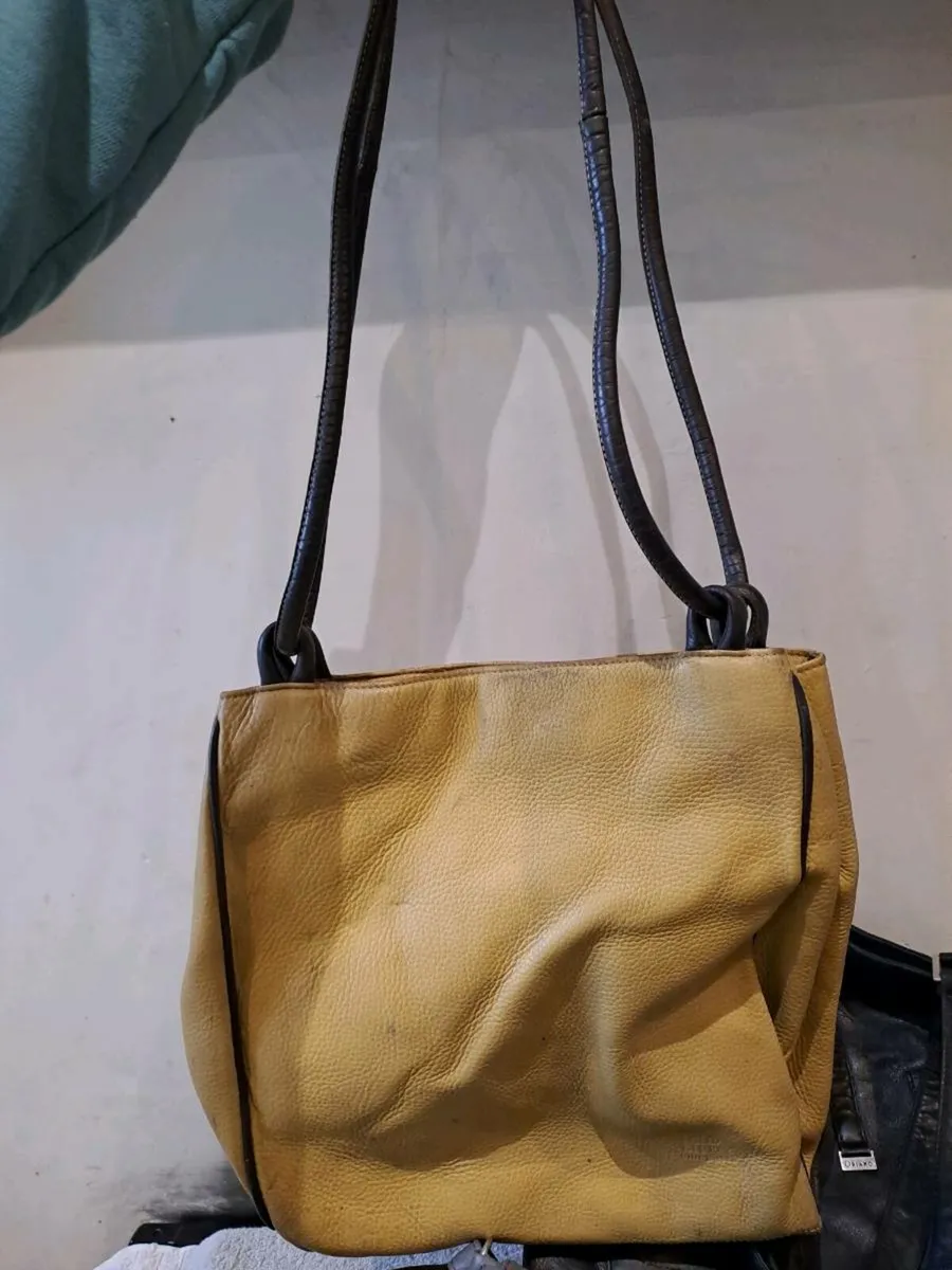 5 Vintage leather handbags - Image 2