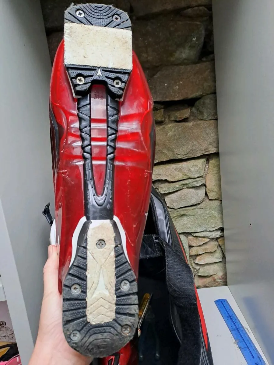 Atomic Elite T3 Ski Boots + Bag Size 10 - Image 4