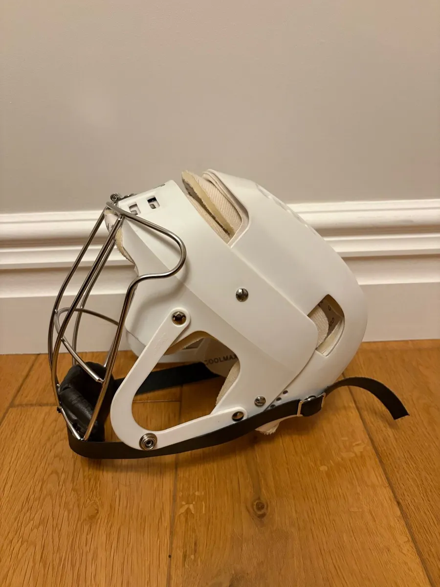 Cooper SK 100 Hurling Helmet - Image 2