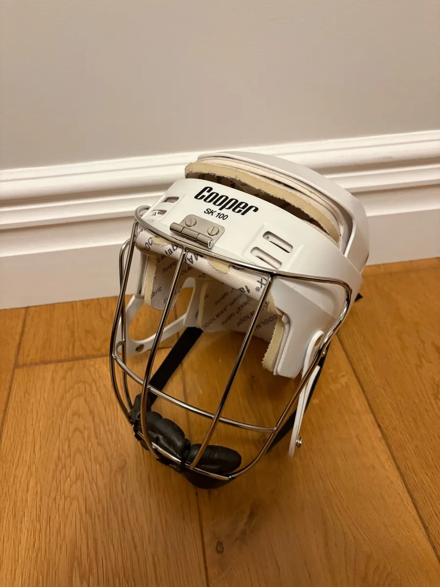 Cooper SK 100 Hurling Helmet - Image 4