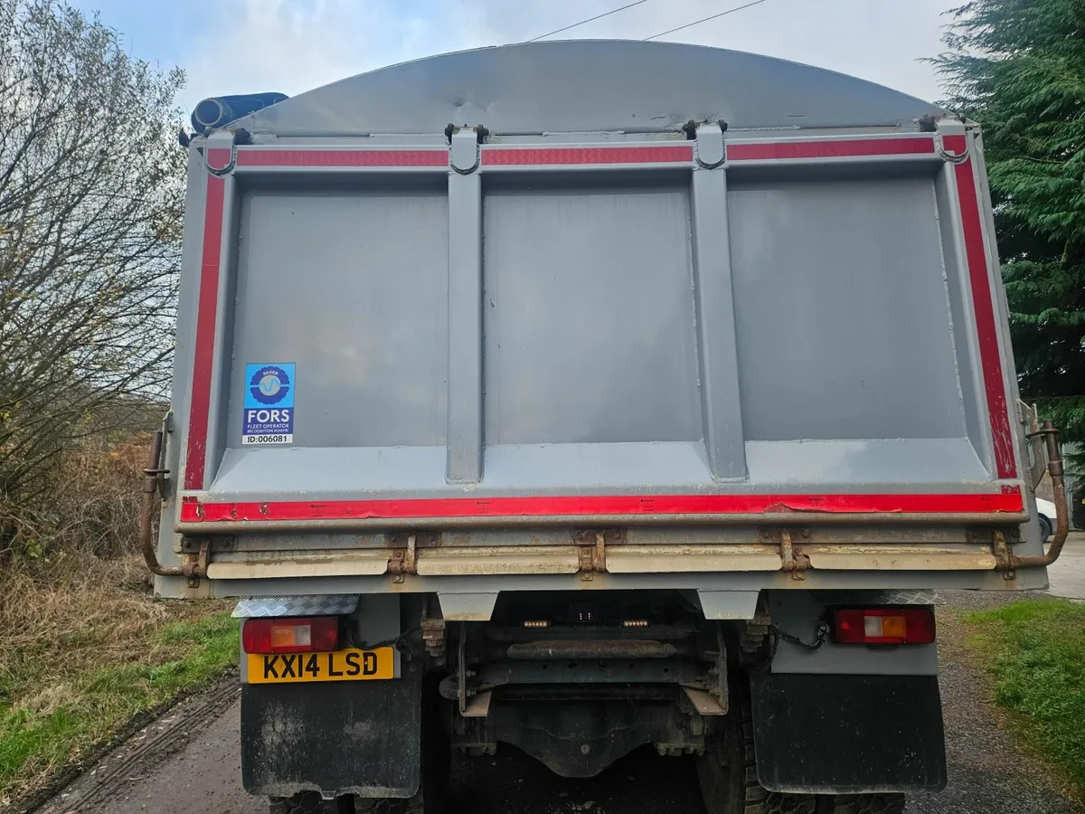 Volvo FM340 Six Wheeler Tipper For Sale - Image 3