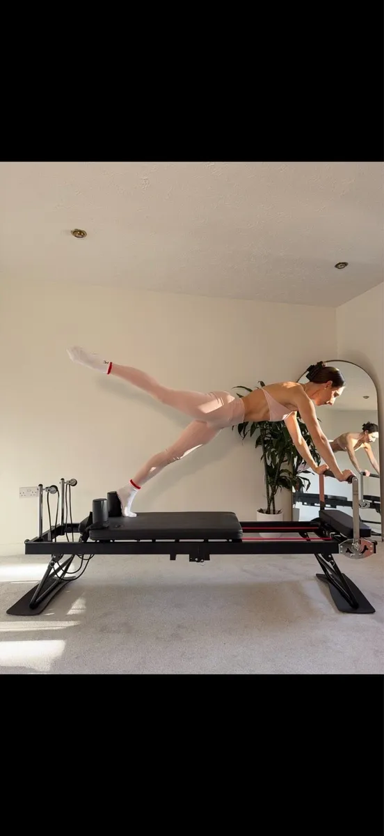 Pilates reformer - Image 1