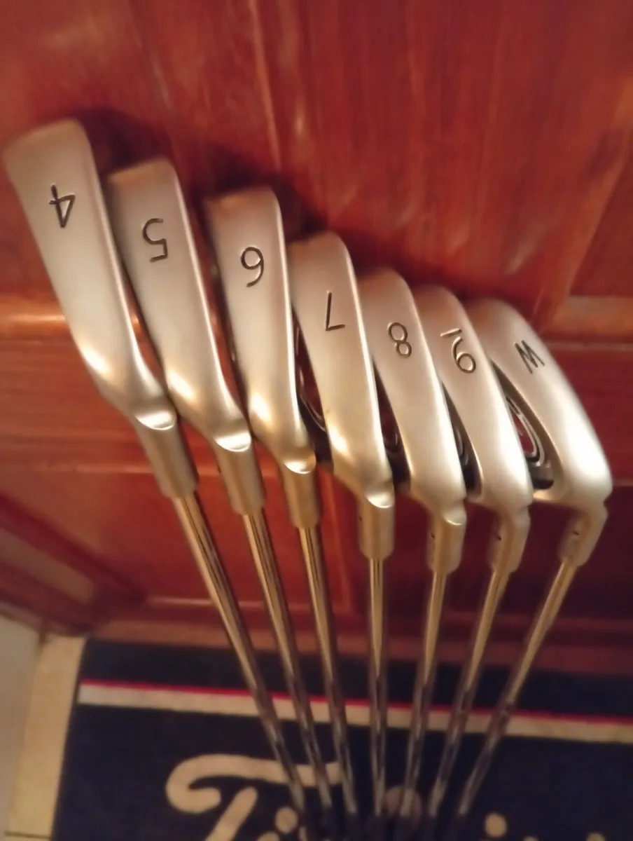 Ping i 10 Irons As New Condition Stiff Flex 4-PW - Image 1