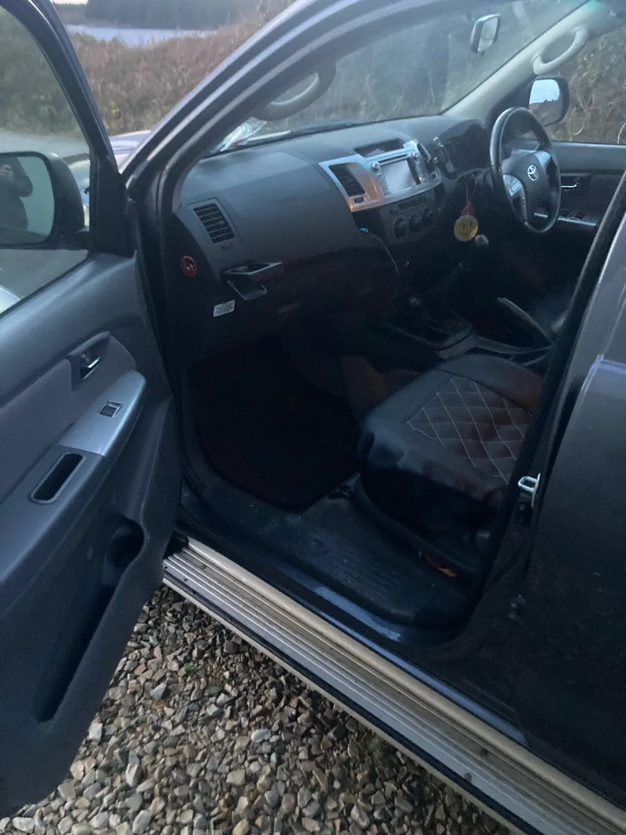 Toyota Hilux - Image 2