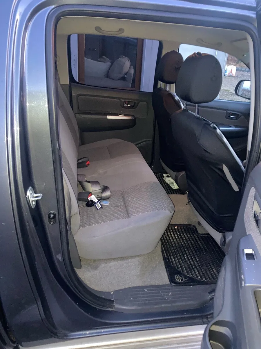 Toyota Hilux - Image 4